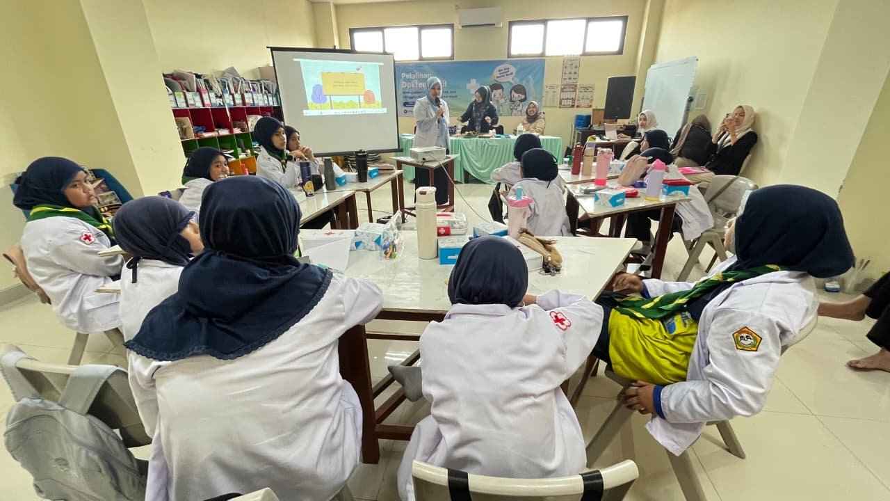 Membangun Generasi Sehat dan Tanggap, SD Lab School FIP UMJ Gelar Pelatihan Dokter Cilik