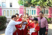 SD LAB SCHOOL FIP UMJ SABET JUARA UMUM TAPAK SUCI