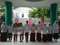 44 SISWA TERIMA SERTIFIKAT SHOLAT