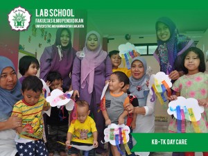 FOTO-BERSAMA-PEMBIMBING-DAYCARE-KB-TK-LABSCHOOL-FIPUMJ