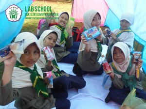 KEGIATAN-PERKEMAHAN-SATU-HARI-LABSCHOOL-FIPUMJ