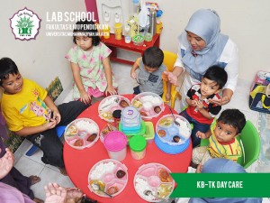 MAKAN-BERSAMA-KB-TK-LABSCHOOL-FIPUMJ-DAYCARE